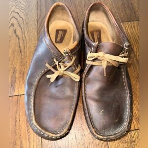 Mens Clark’s Original Beeswax Wallabees size 9.5